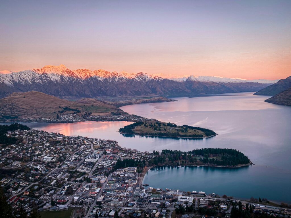 Queenstown is the Best Places To Visit in New Zealand